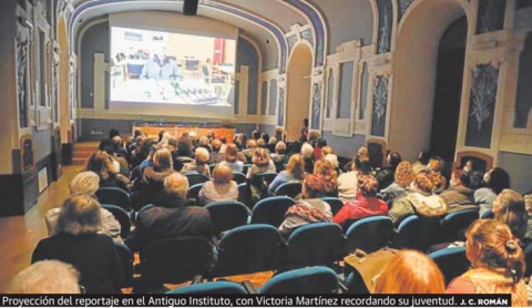 Screening of the report at the Antiguo Instituto, with Victoria Martínez recalling her youth. J. C. ROMÁN